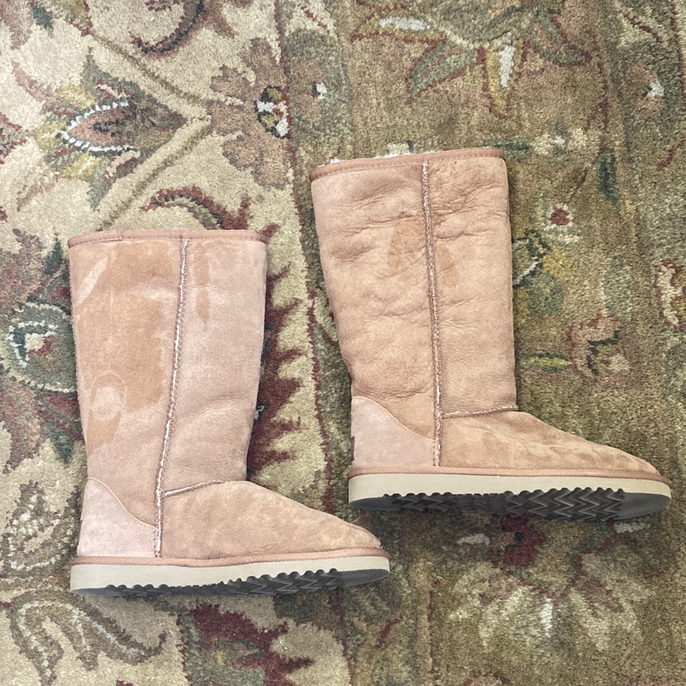 UGG’s AUSTRALIA CLASSIC TALL BOOTS.